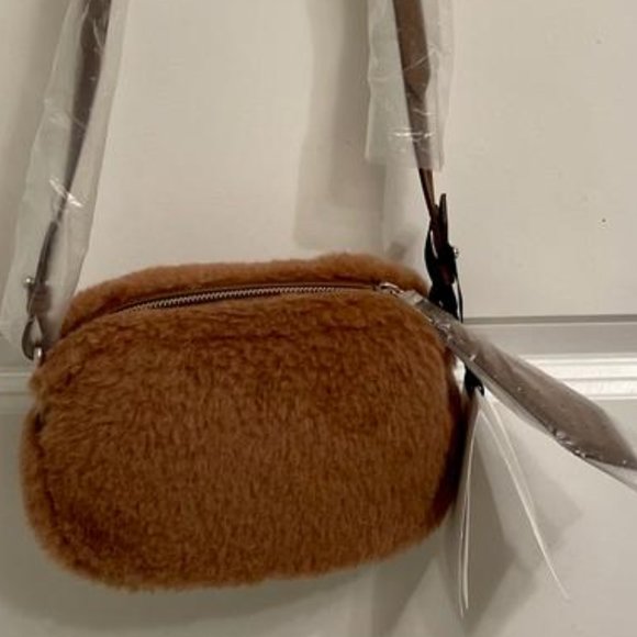 Brown Teddy Fabric Belt Bag - MAX MARA -NWT - Picture 4 of 7